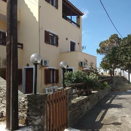 Lejlighed ισογειο νο.1 με αυλη *