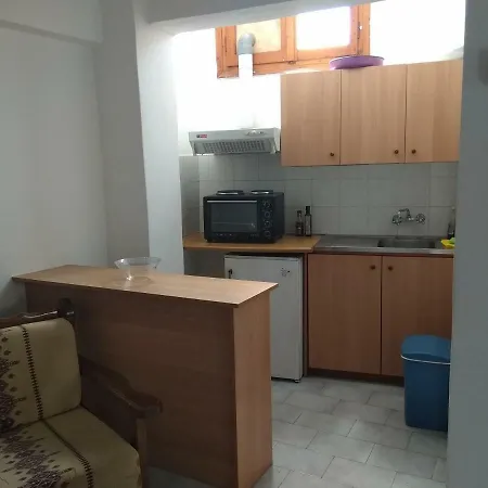 ισογειο νο.1 με αυλη Lejlighed *